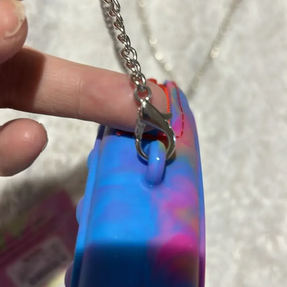 Pop Finity round purse on silver toned chain net perfect blue swirl ombre